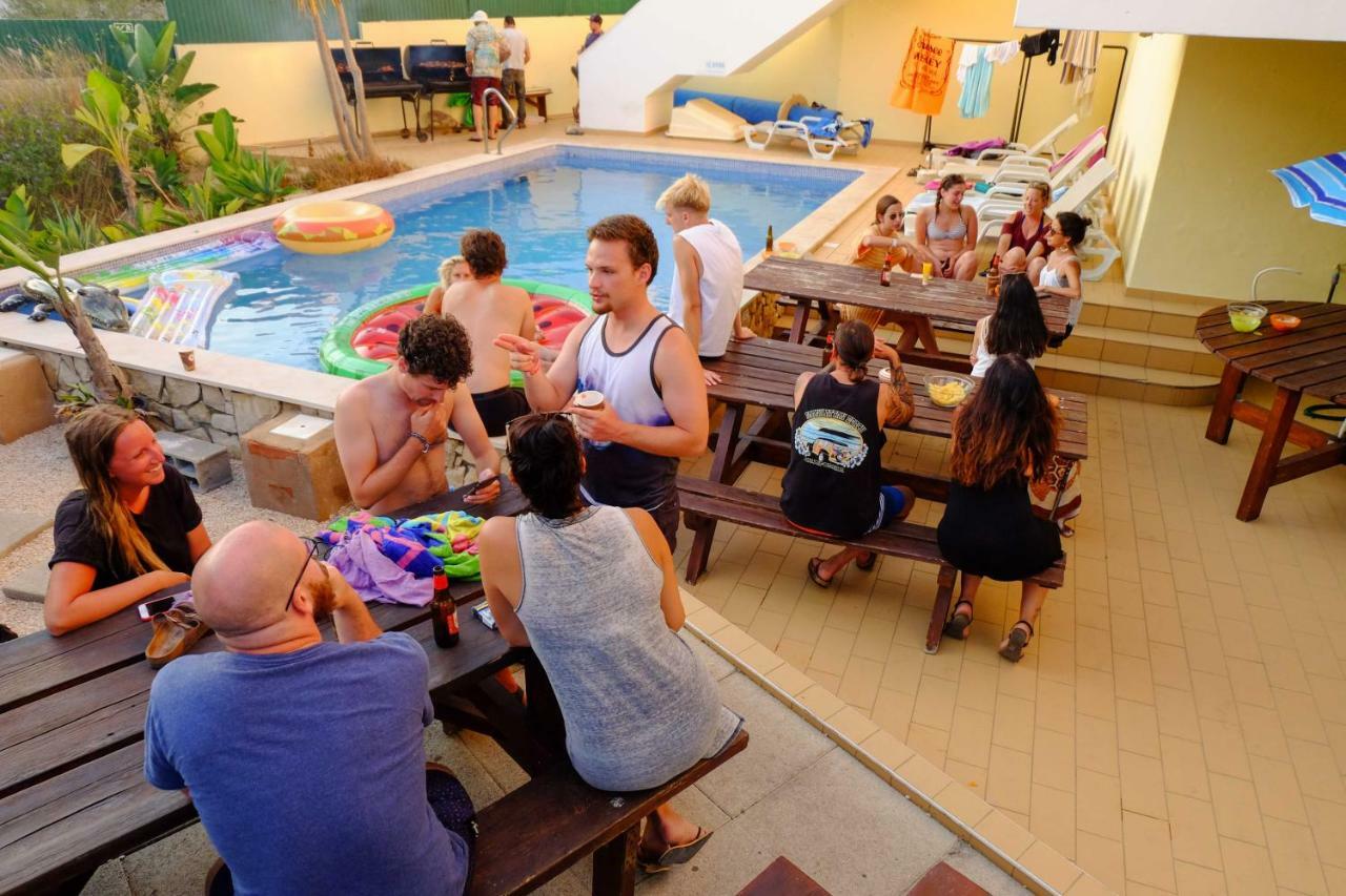 Algarve Surf Hostel - Лагуш Экстерьер фото