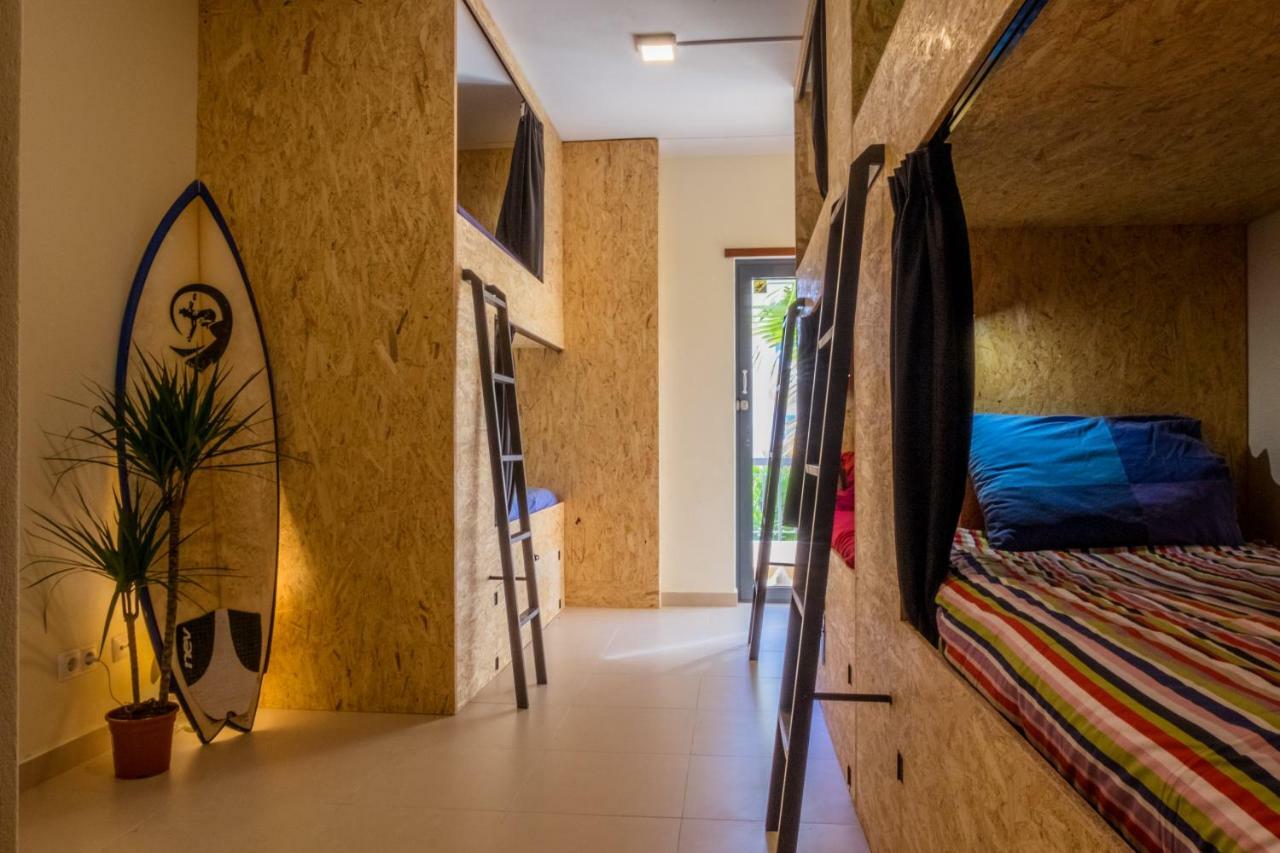 Algarve Surf Hostel - Лагуш Экстерьер фото