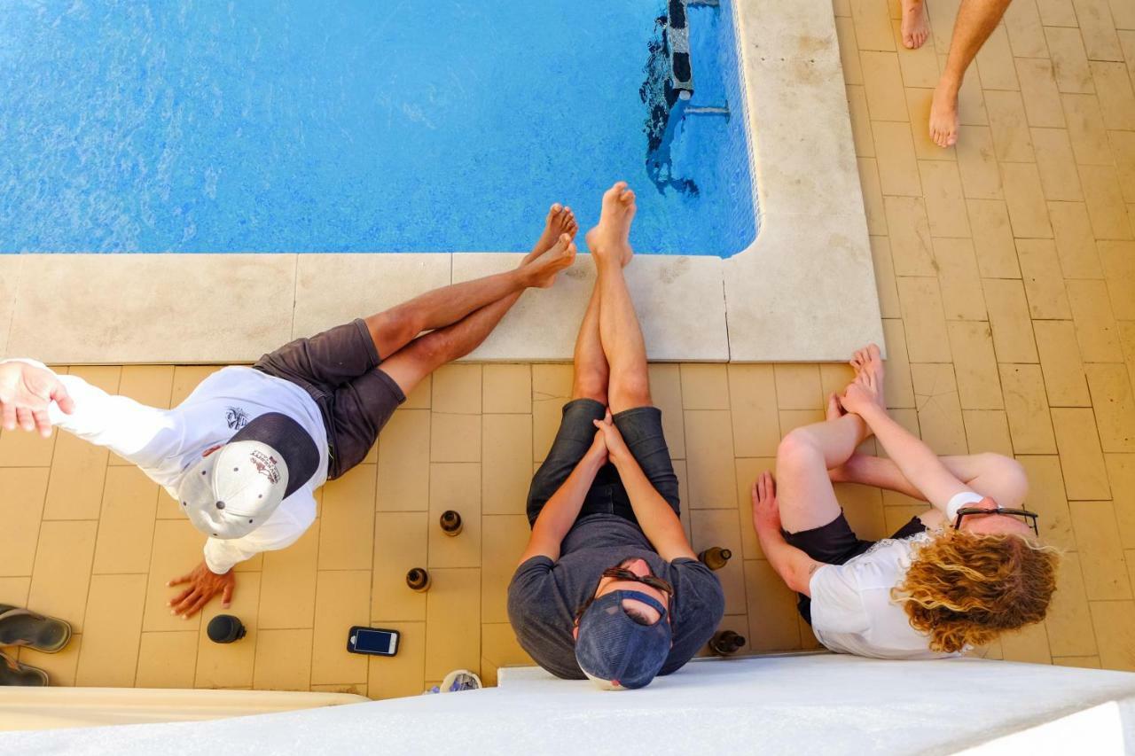 Algarve Surf Hostel - Лагуш Экстерьер фото