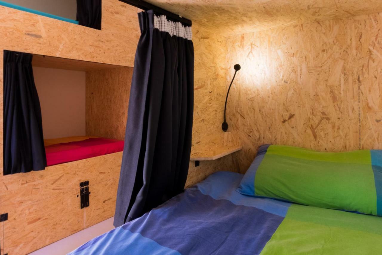 Algarve Surf Hostel - Лагуш Экстерьер фото